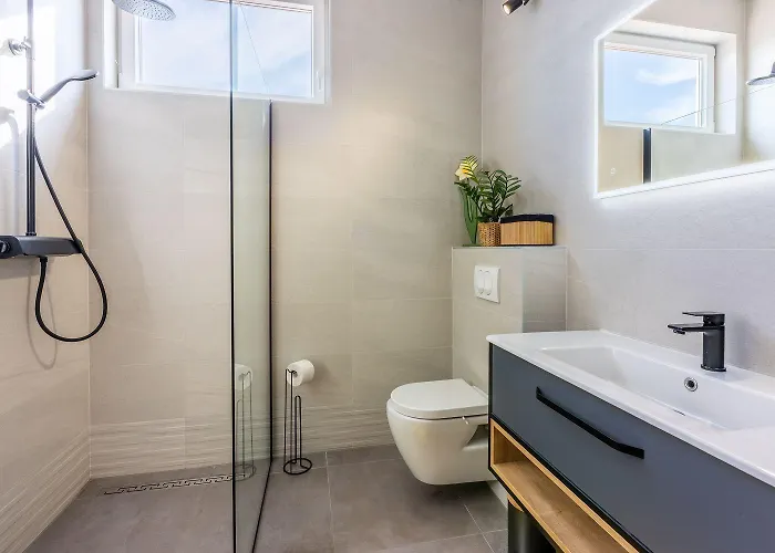 Hundefreundliche Und Strandnahe Mit Meerblick, Privatpool, Grill *