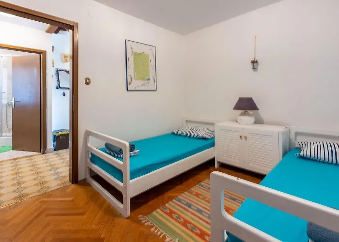 Hundefreundliche Und Strandnahe Mit Meerblick, Privatpool, Grill * Kornić