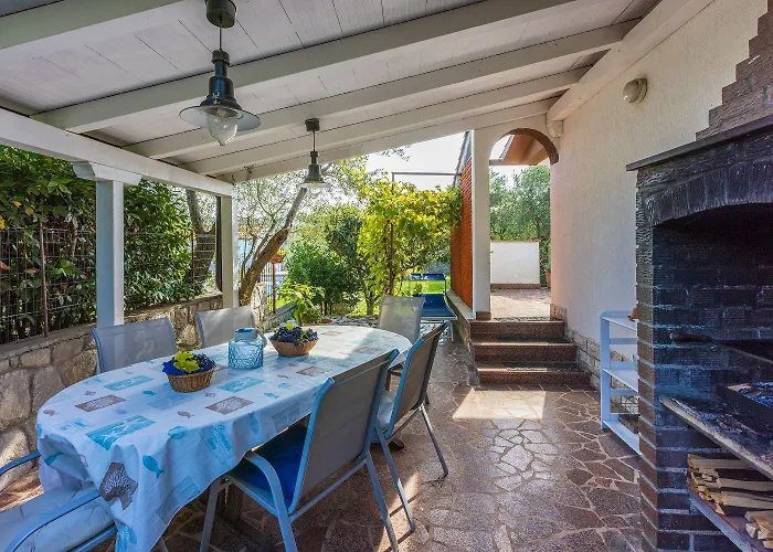 Hundefreundliche Und Strandnahe Mit Meerblick, Privatpool, Grill Kornic