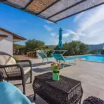 Case de vacanță Hundefreundliche Und Strandnahe Mit Meerblick, Privatpool, Grill Kornić
