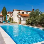Case de vacanță Hundefreundliche Und Strandnahe Mit Meerblick, Privatpool, Grill