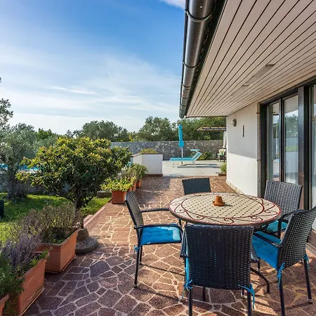 Tatil Evi Hundefreundliche Und Strandnahe Mit Meerblick, Privatpool, Grill Kornić